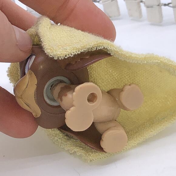 Littlest Pet Shop LPS 665 Brown Basset Hound Dog Purple Splash w Towel - Picture 4 of 6